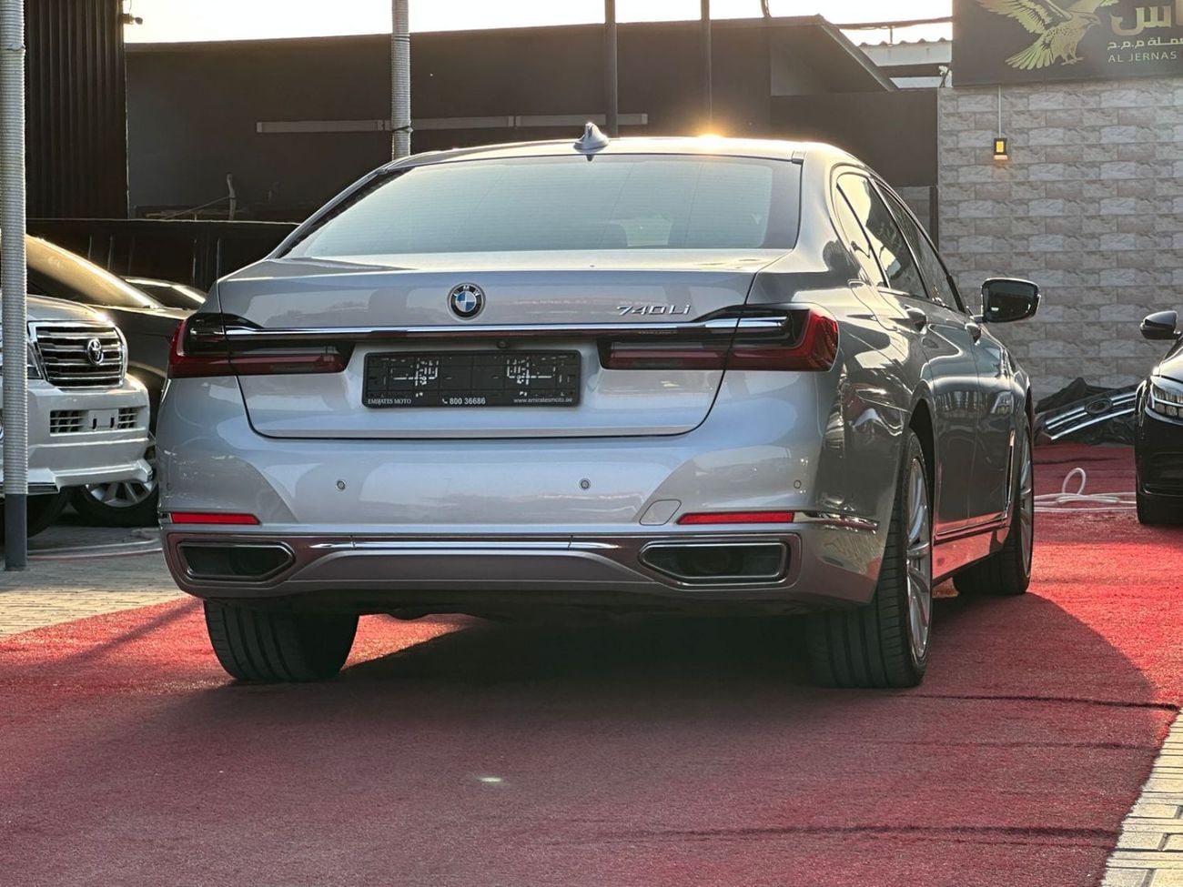 بي أم دبليو 740Li 3.0 لتر TwinPower Turbo - عدد 6 سلندر ناقل الحركة: أوتوماتيك من 8 سرعات (Steptronic)