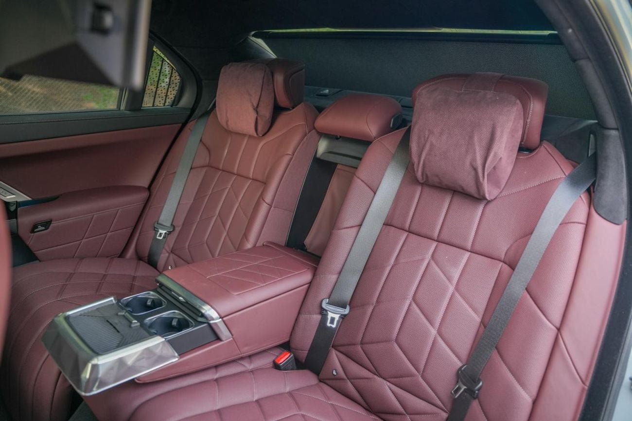 BMW 735i BMW 735i M Sport Individual – 2026 | GCC | Only 2,478 KM | AED 399,000