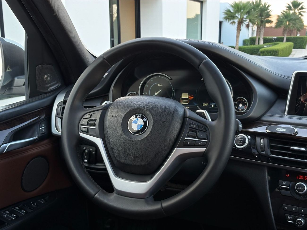 BMW X5 50i Exclusive 4.4L (5 Seater) | 2015 | GCC SPECS | Full Option