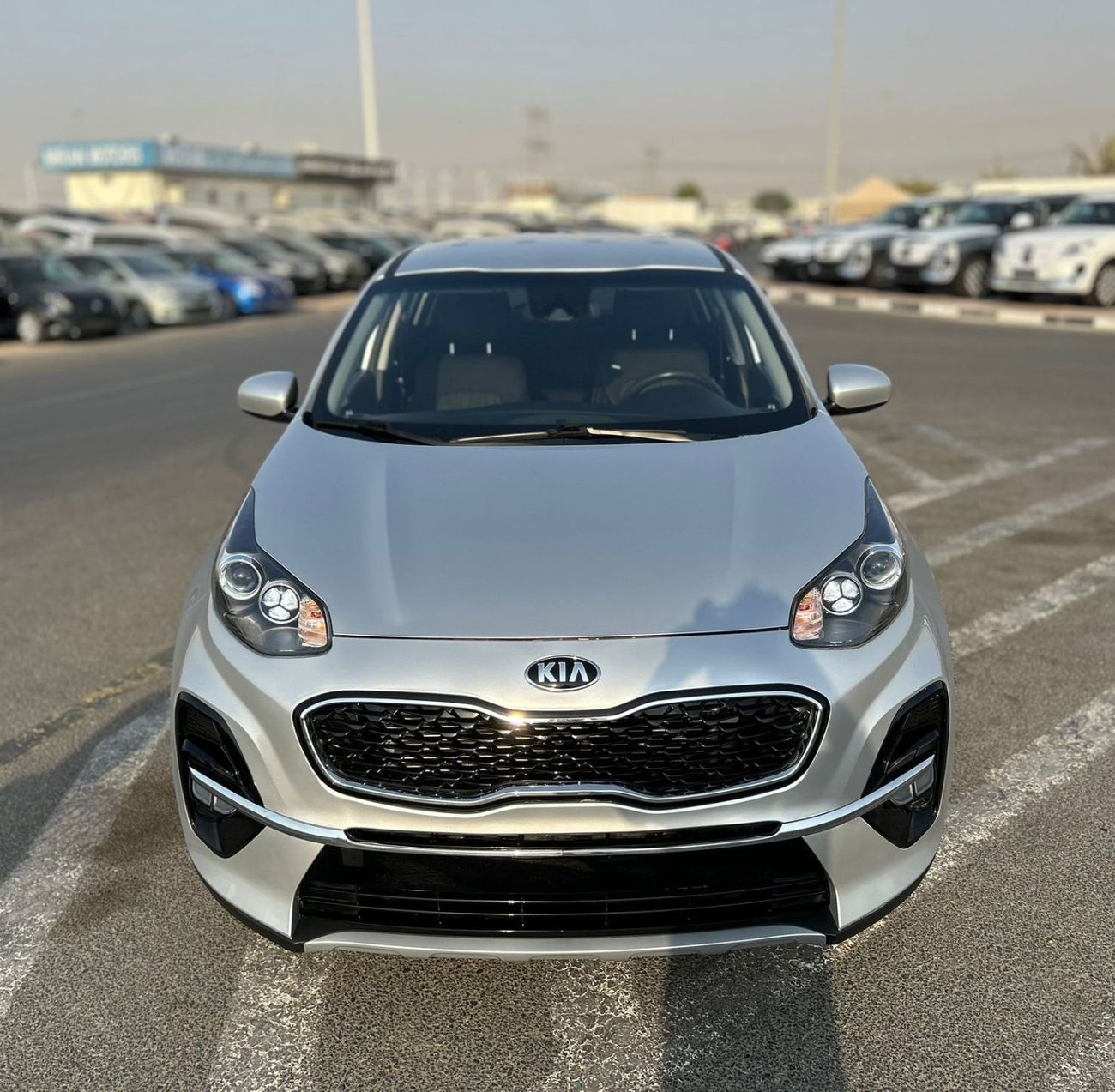 كيا سبورتيج 2020 Kia Sportage 2.4L V4 - MiOption+ - Apple/Android Play - Rear CAM - Rims -