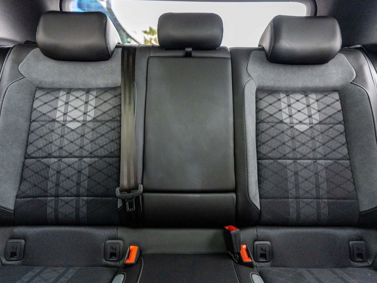 فولكس واجن T ROC R-LINE Volkswagen T-Roc 2024