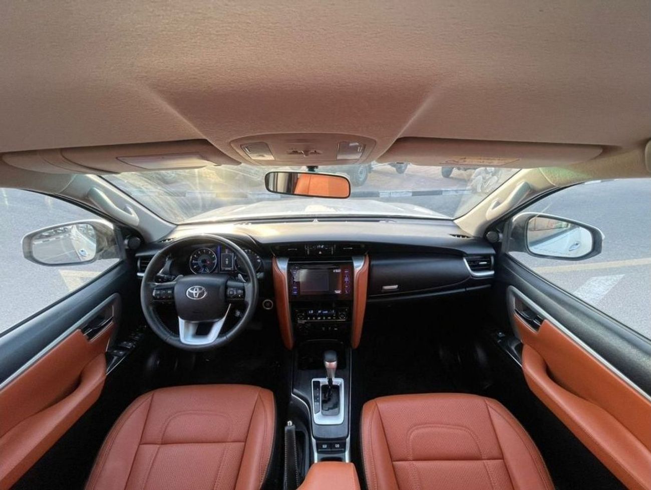 Toyota Fortuner 2017 Toyota Fortuner GX.R+ 4.0L V6 - Push Start With Gear shifter - 4x4 AWD - 7 Leather Seats - Rear