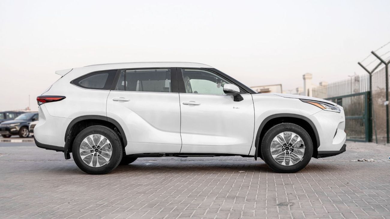 Toyota Highlander 2026 Toyota Highlander GLE 2.5L AT Hybrid (White)