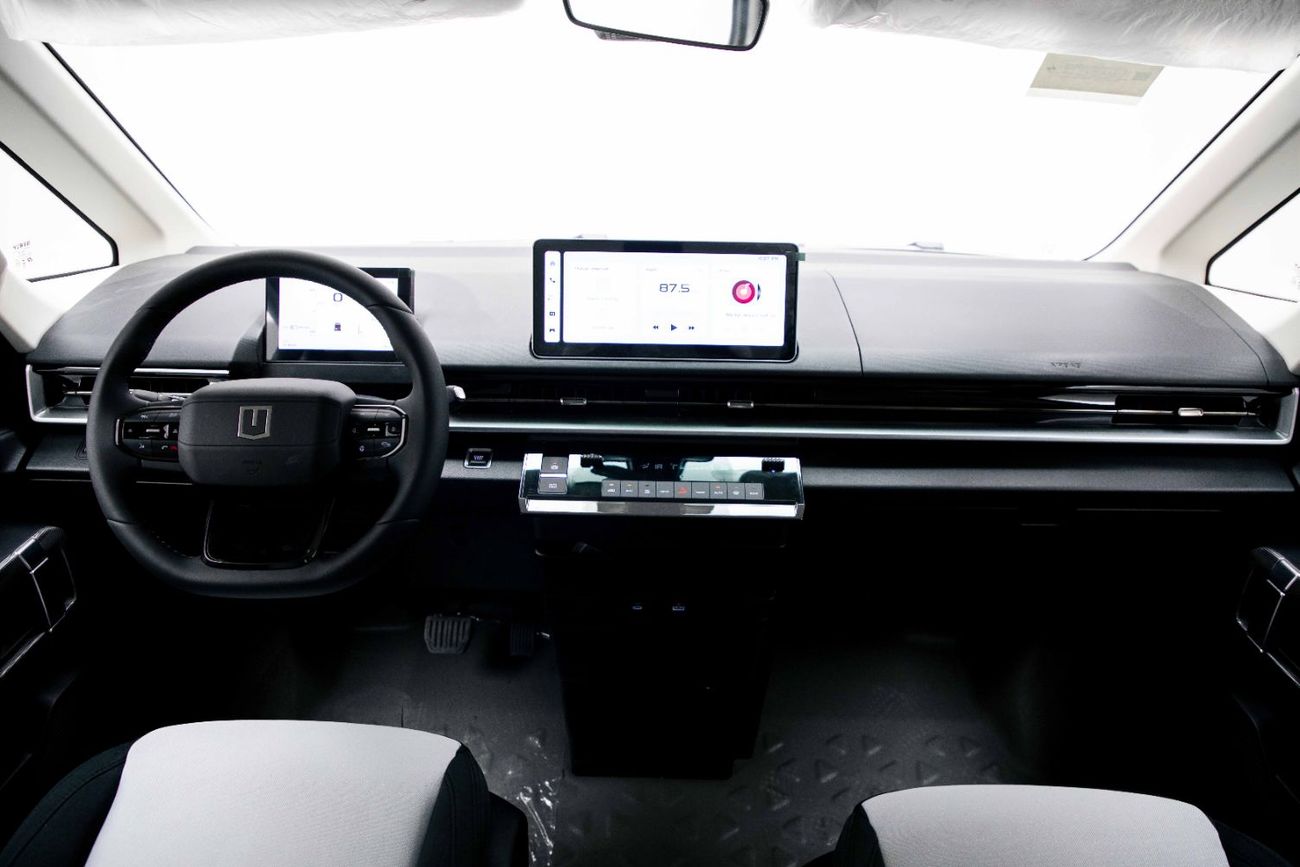 Geely Farizon Super Van - White Inside Black | Export Only