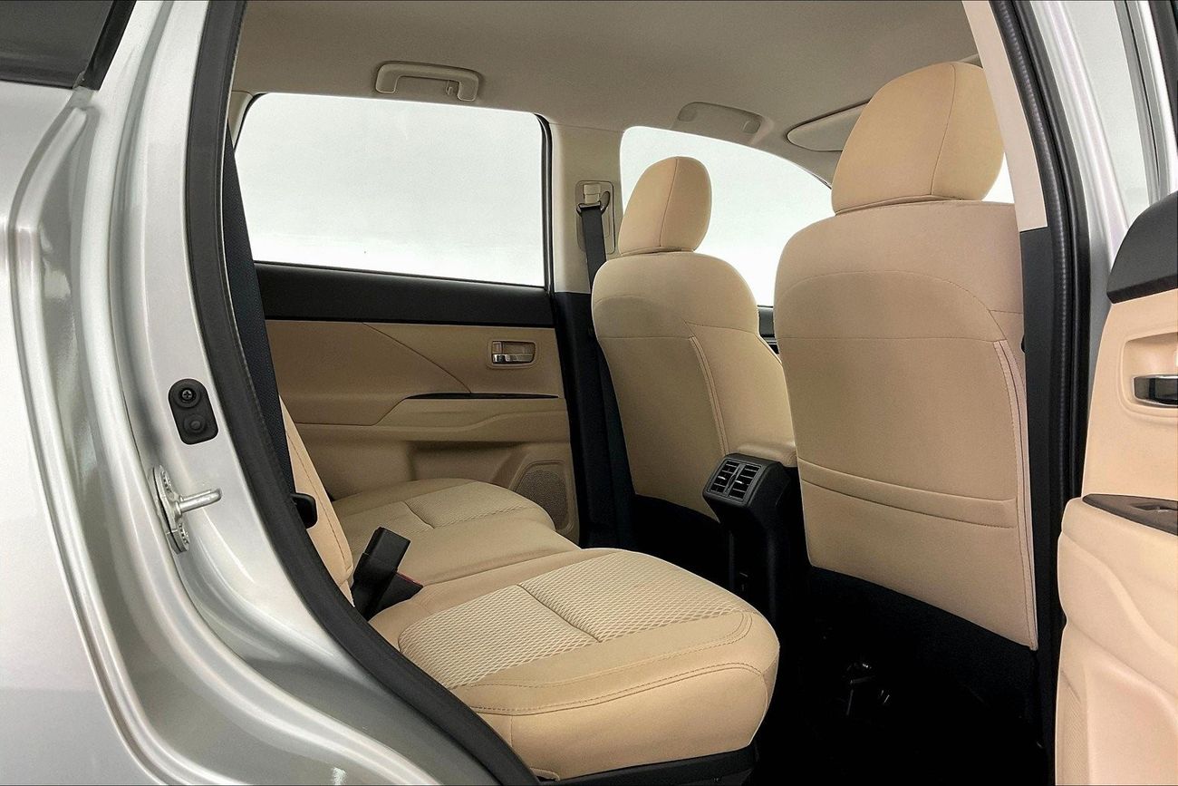 Mitsubishi Outlander GLX Midline