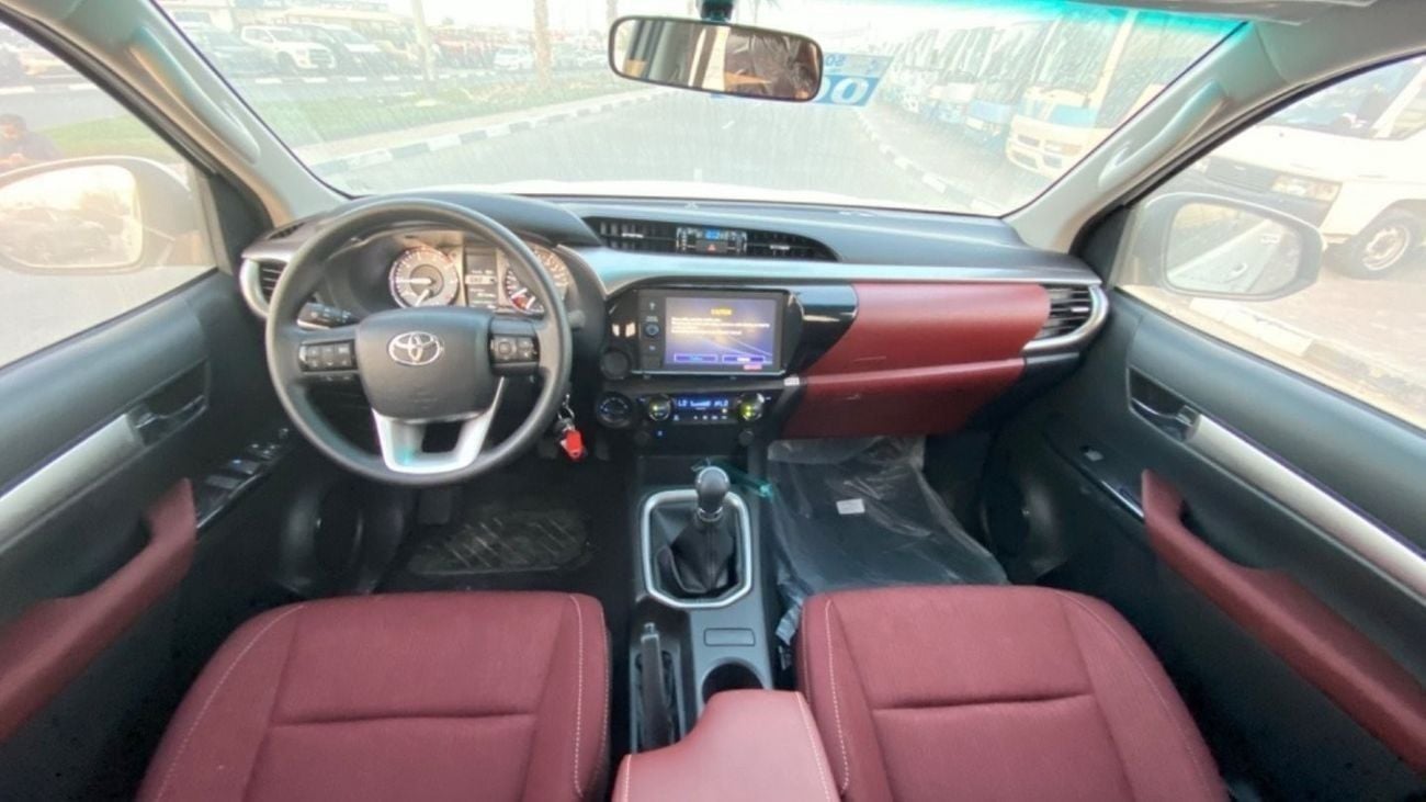 تويوتا هيلوكس SR5 | 2.4 L | 4WD | with power window | Brand New