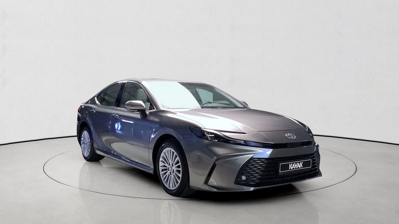 تويوتا كامري 2.5 HEV XLE E-CVT | شامل الضمان | 0 ﺪﻔﻋﺓ ﺃﻮﻟﻯ