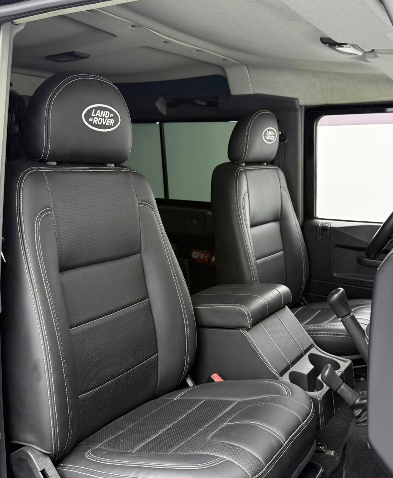 لاند روفر ديفندر 2010 Land Rover Defender 90, Manual Transmission, VIP Seats, Excellent Condition