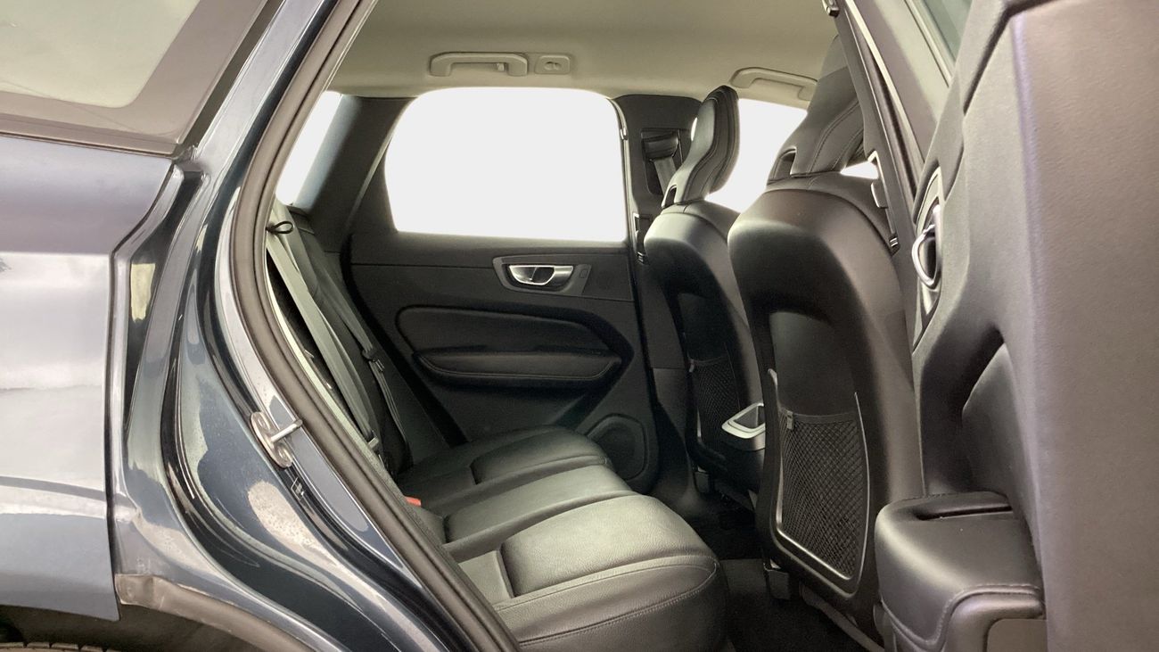 فولفو XC 60 B5 CORE AT | شامل الضمان | 0 ﺪﻔﻋﺓ ﺃﻮﻟﻯ