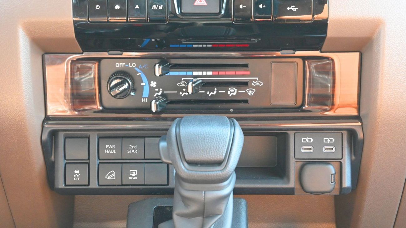 تويوتا لاند كروزر 70 Toyota Land Cruiser LC76 Hardtop 2025