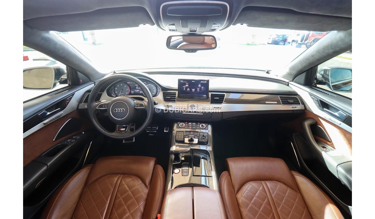 Audi S8 D4