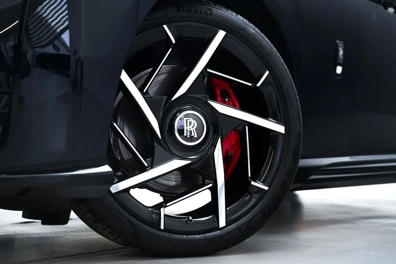 رولز رويس سبيكتر Black Badge | European Specs