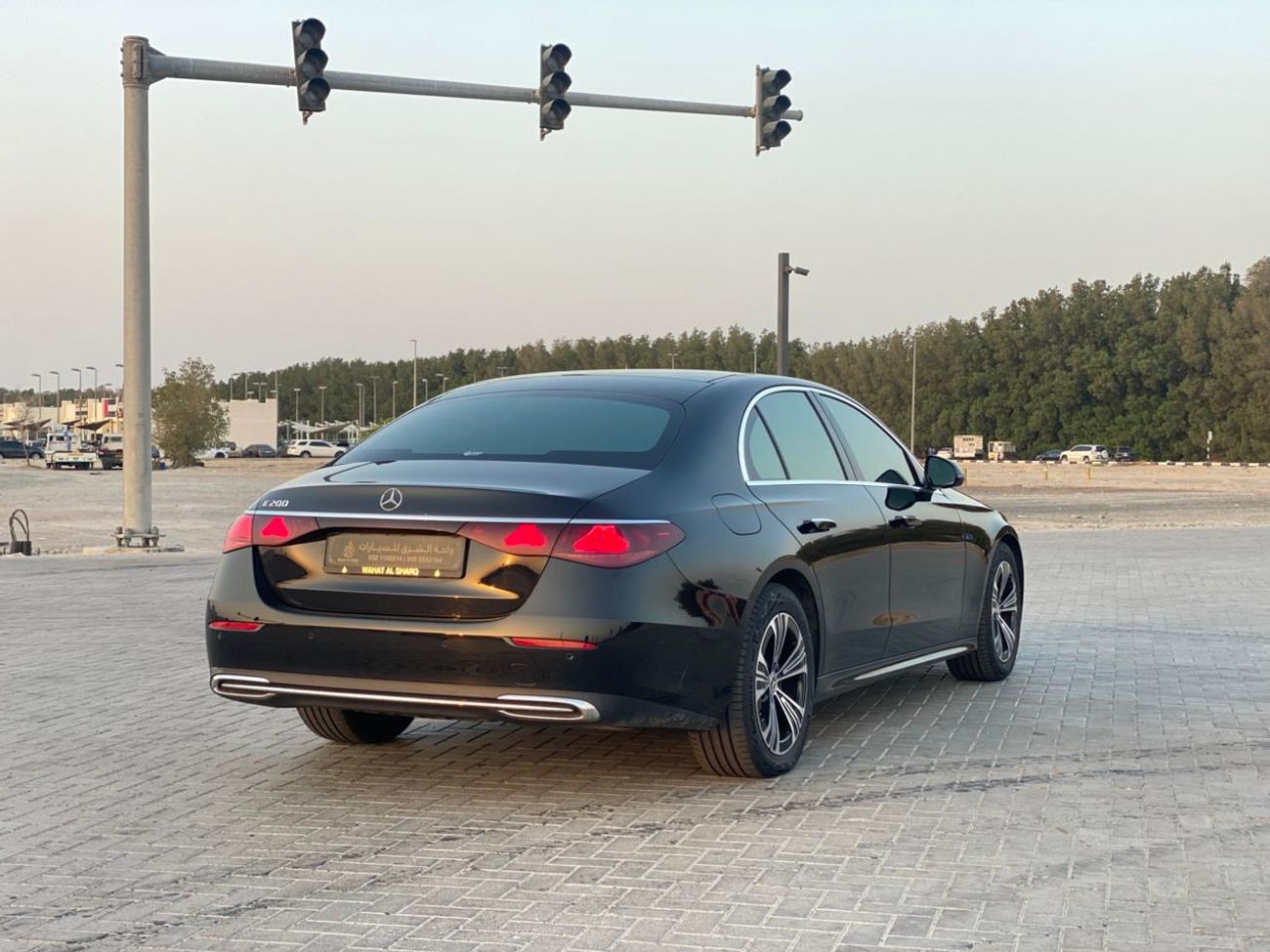 Mercedes-Benz E200 2.0L