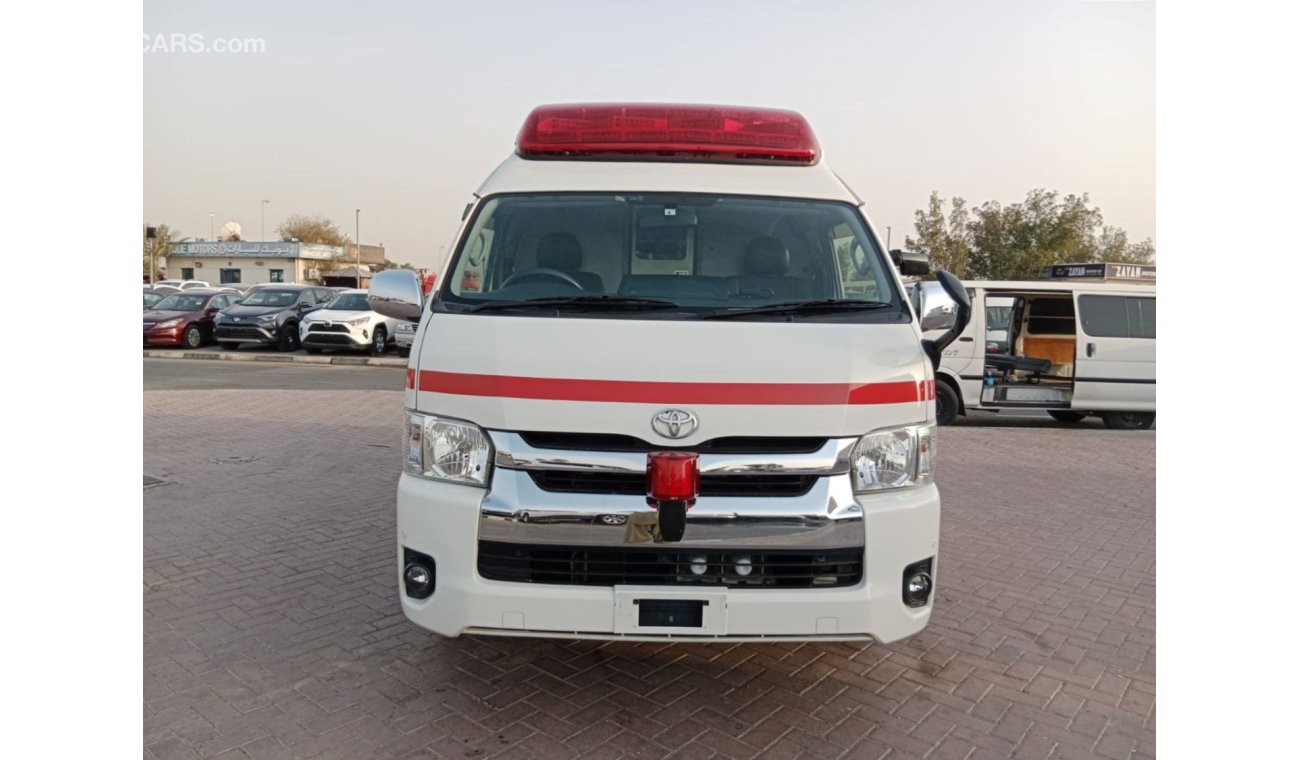 تويوتا هاياس TOYOTA HIACE AMBULANCE RIGHT HAND DRIVE (PM1566)