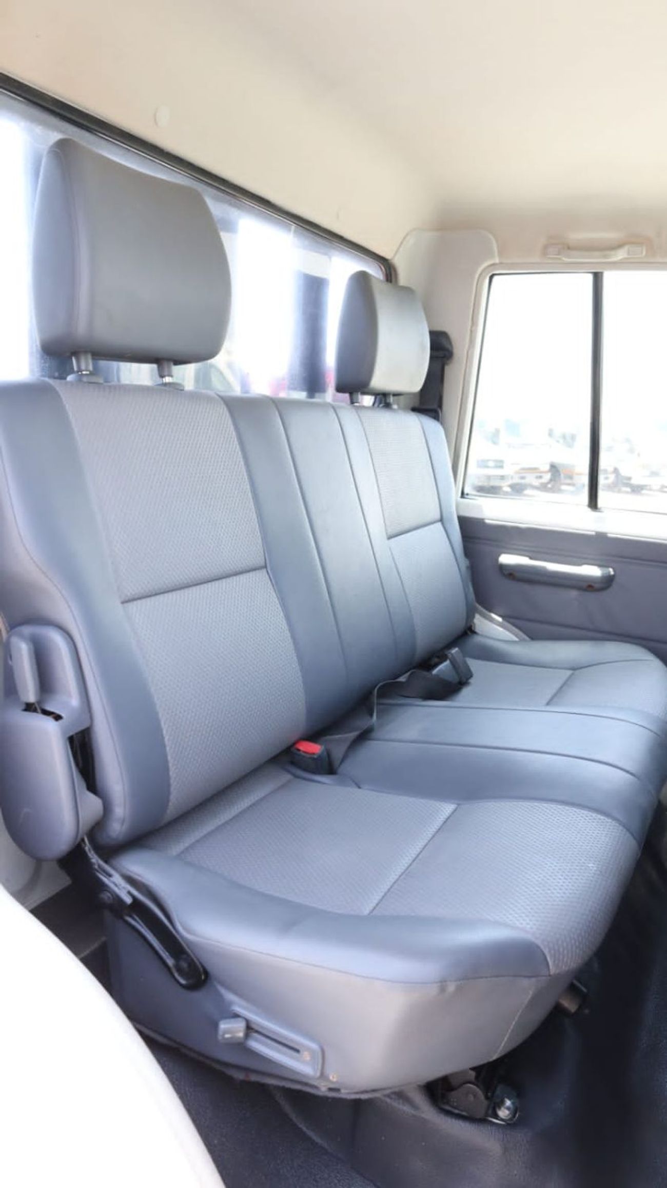 Toyota Land Cruiser Pick Up Double Cabin 4.5L 2014 TOYOTA LAND CRUISER DOUBLE CABIN