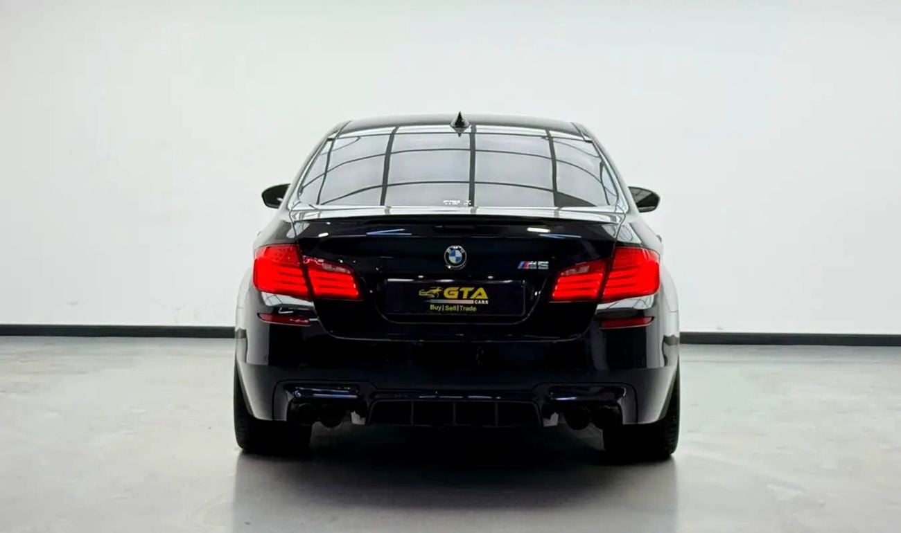 بي أم دبليو M5 ستاندارد Stage 2 Tuned, Carbon Fiber Exterior, Fully Loaded, Excellent Condition, GCC