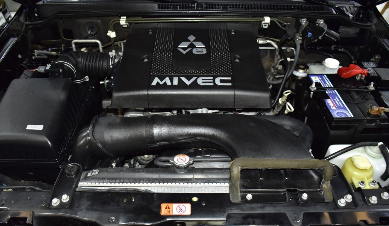 ميتسوبيشي باجيرو EXCELLENT DEAL for our Mitsubishi Pajero Signature Edition 3.8L ( 2020 Model ) in Black Color GCC Sp