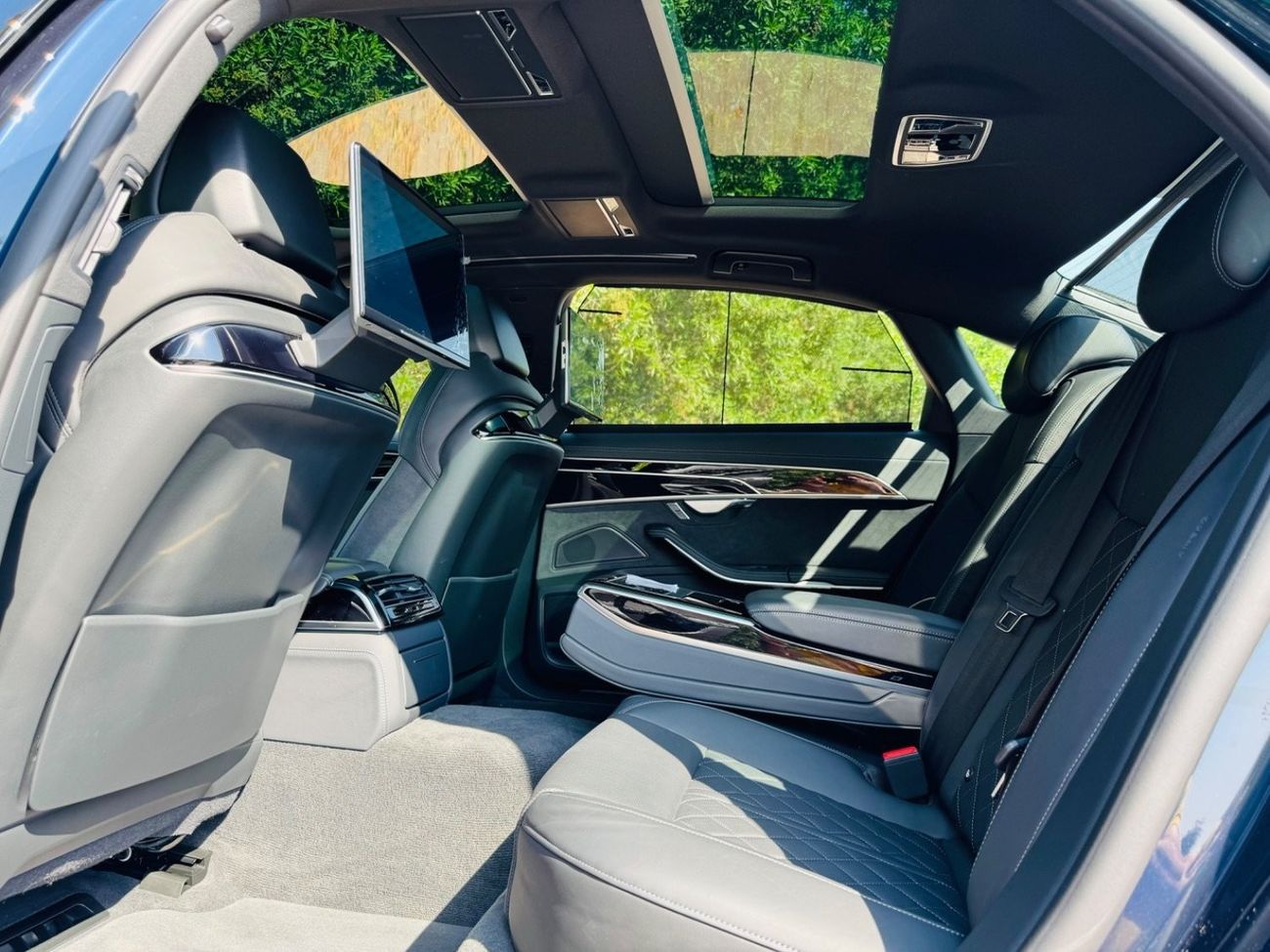 Audi A8 L 55 TFSI quattro S-Line GCC .. Warranty .. Service .. S line .. V6 .. Perfect Condition