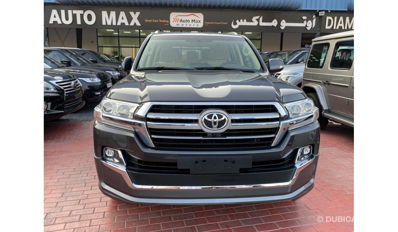 Toyota Land Cruiser GXR V8