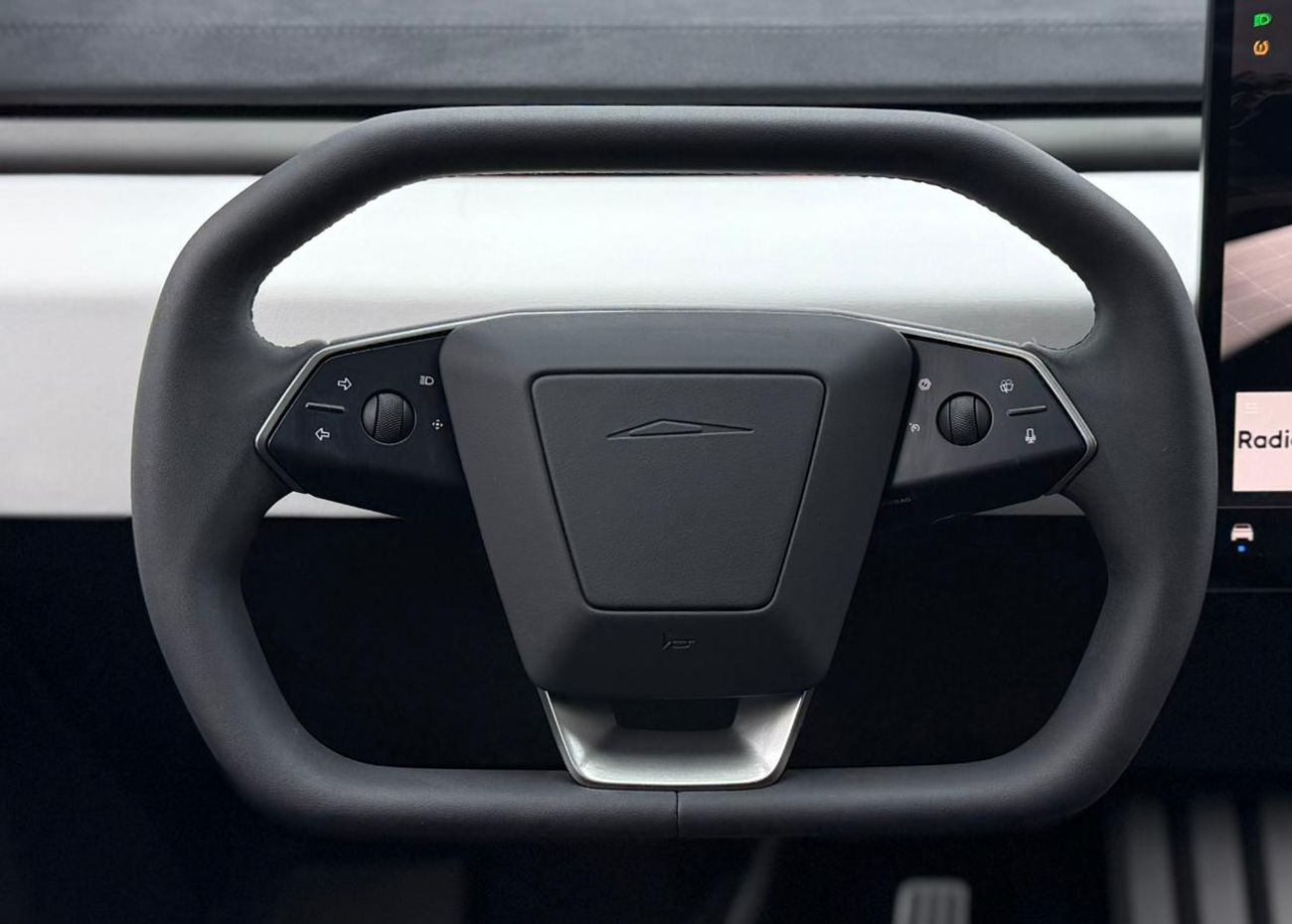 تسلا سايبرتراك AWD 2024 Tesla Cybertruck Foundation, Very Low Kms, Fully Loaded, Excellent Condition, American