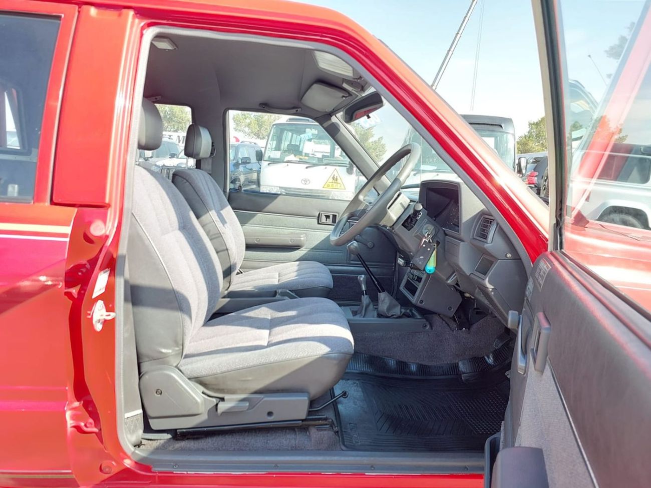 تويوتا هيلوكس TOYOTA HILUX PICKUP RHD 1987 MODEL 2.0 L PETROL MANUAL(PM19257)