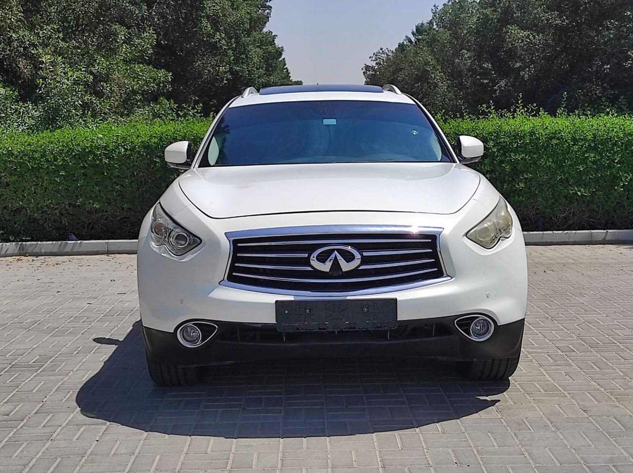Infiniti Q70 Sports 3.7L Infinity Qx 70 2016 Gcc V6 5 Camera full options no1