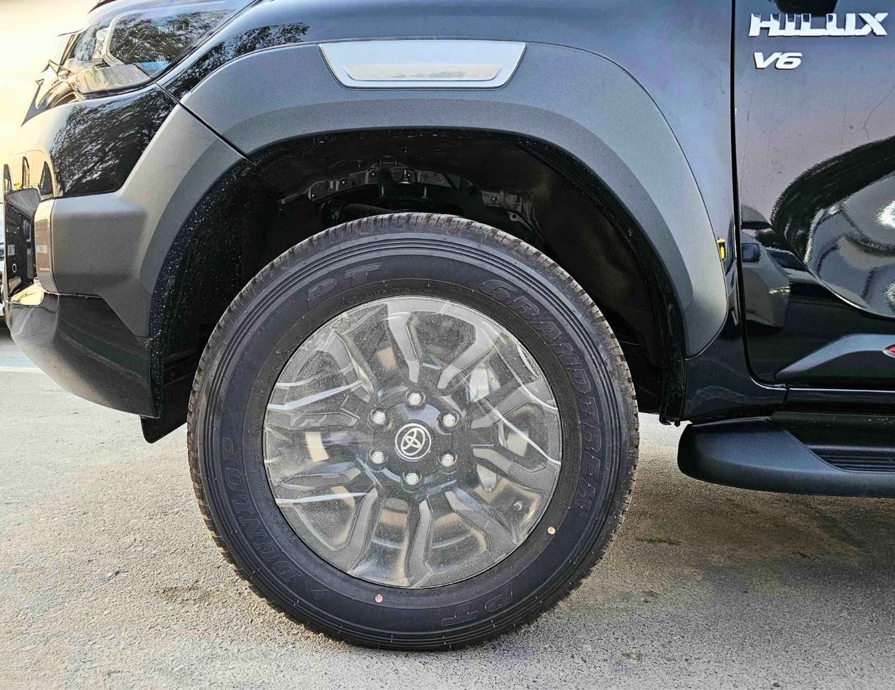 Toyota Hilux ADVENTURE SR5 ADVENTURE / 4.0L V6 PETROL / 360 CAMERA / FR & REAR CAMERA / AUTO A.C (CODE # HADVKW)