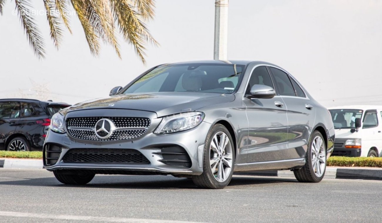 مرسيدس بنز C 300 لاكجري