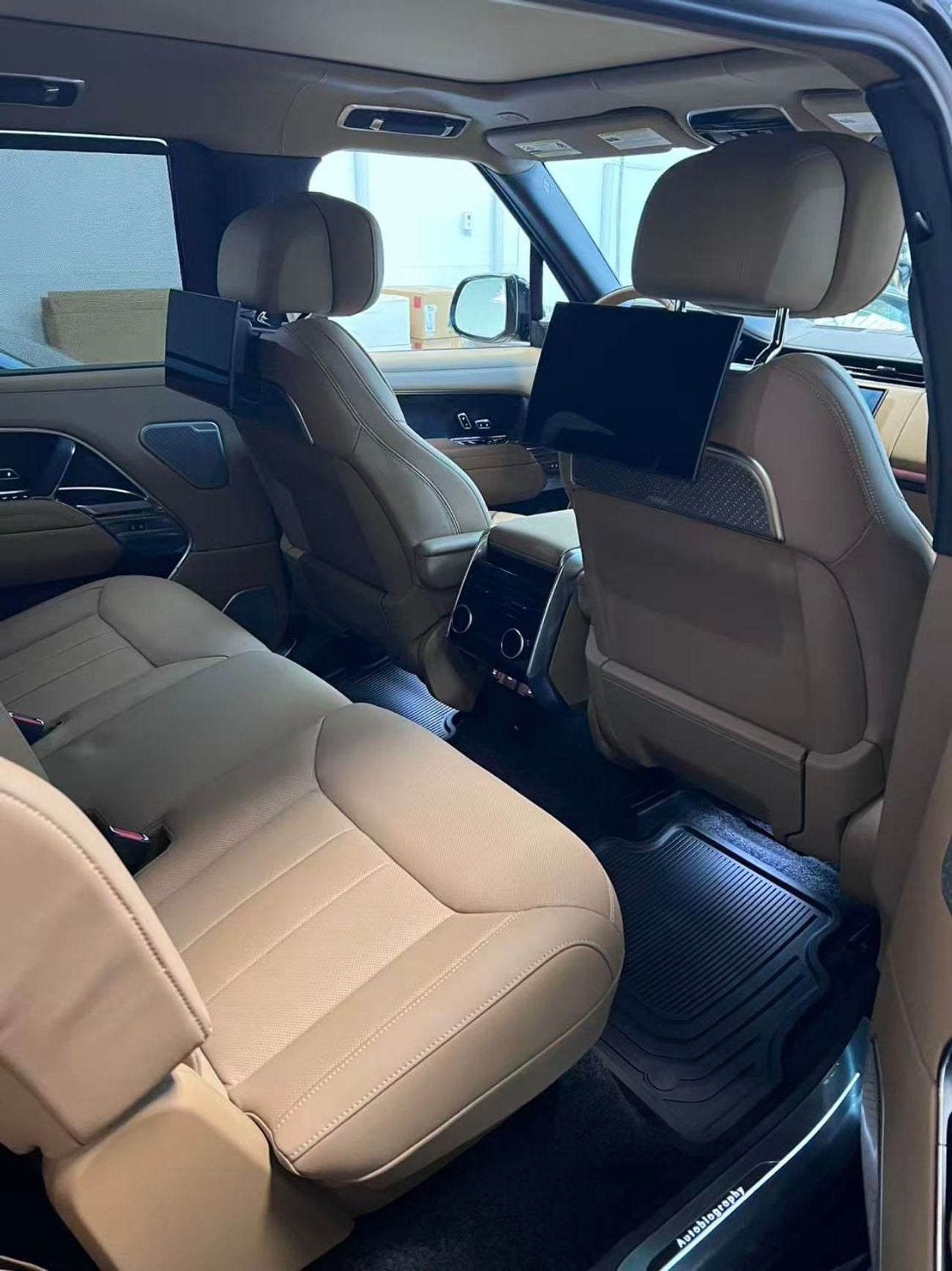 Land Rover Range Rover Autobiography LWB 7-Seater 4.4L V8