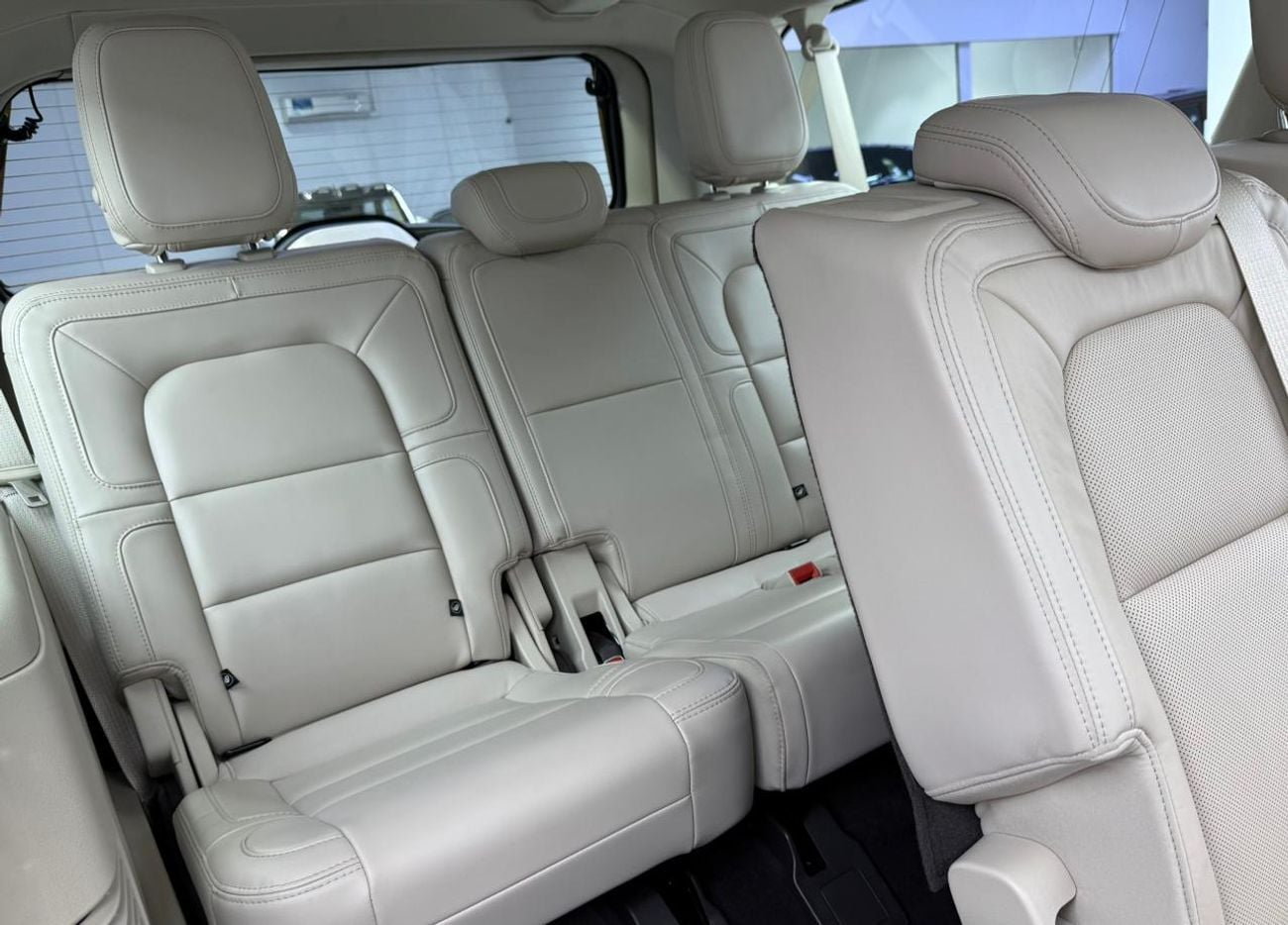 لينكولن نافيجاتور Presidential 3.5L 2021 Lincoln Navigator Presidential, 2026 Lincoln Warranty + Service Pack, Low Km,