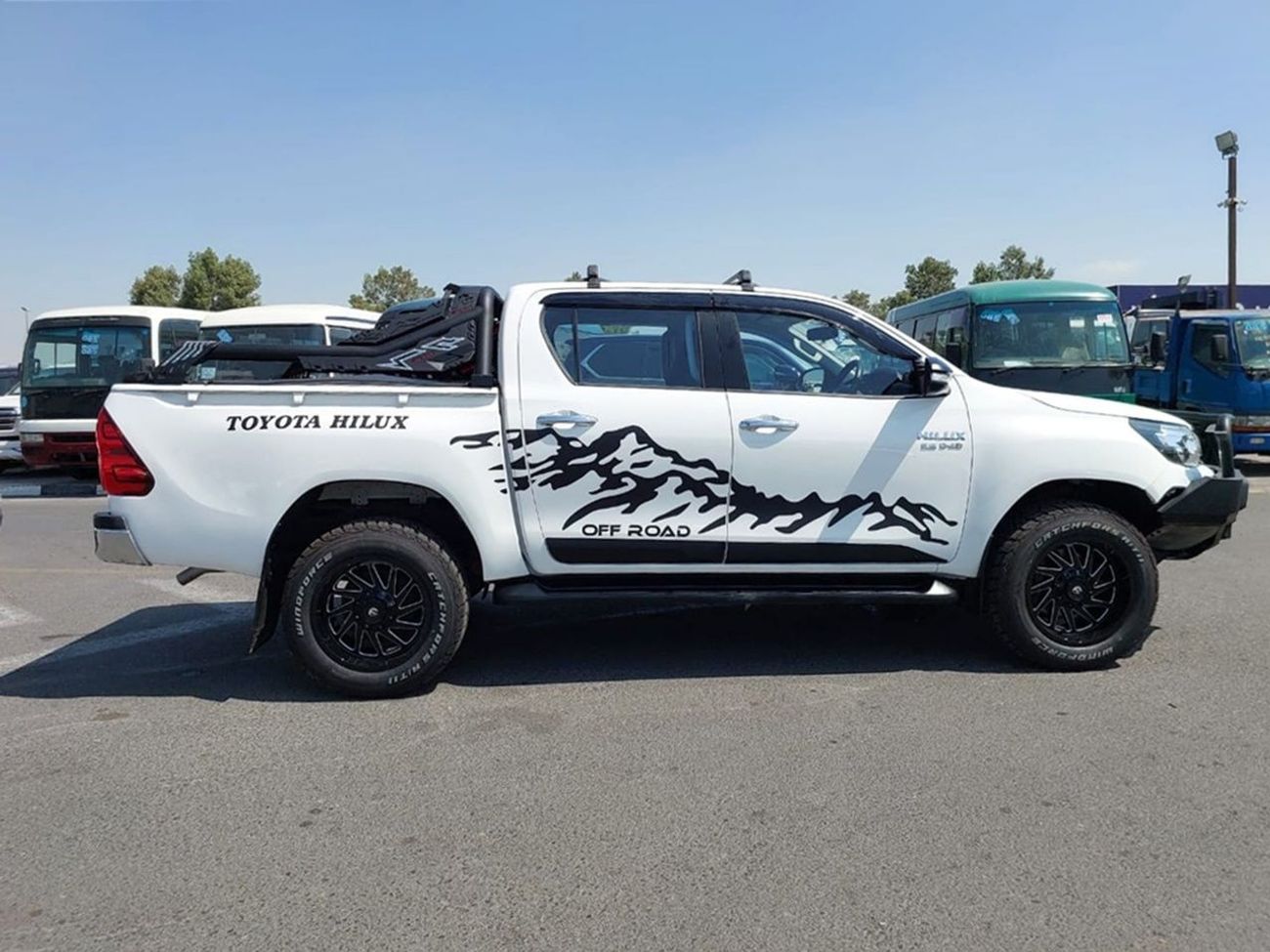 Toyota Hilux TOYOTA HILUX PICK UP RHD 2017 MODEL 2.8 L DIESEL AUTOMATIC(PM99941)