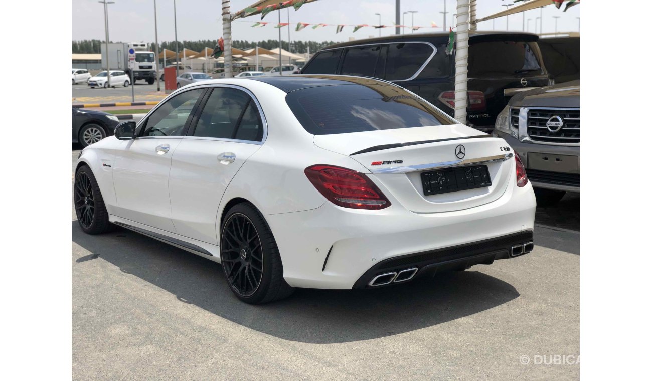 Mercedes-Benz C 63 AMG مالك واحد تشيكات وكالة بلكامل خليجي ضمان لغاية 2022