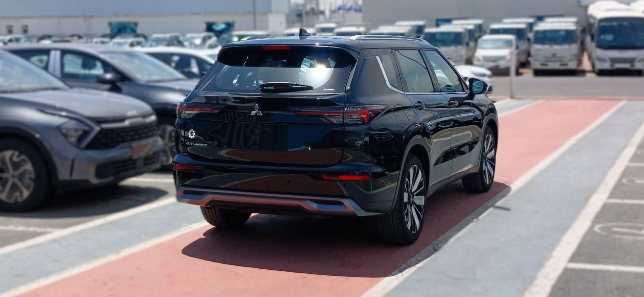 ميتسوبيشي آوتلاندر P Line 2.5L Petrol 4WD 2026YM