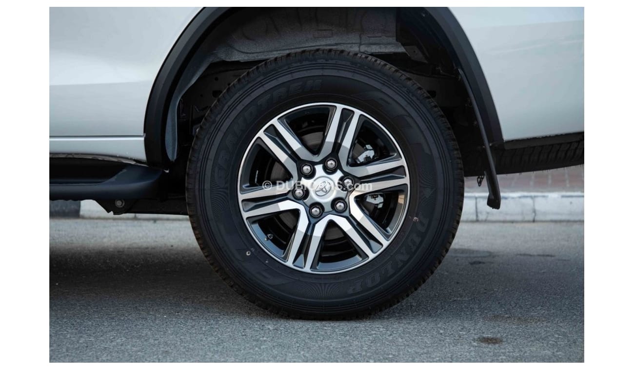 Toyota Fortuner 2023 Toyota Fortuner 2.7 EXR P AT - Pearl White inside Beige | Export Only