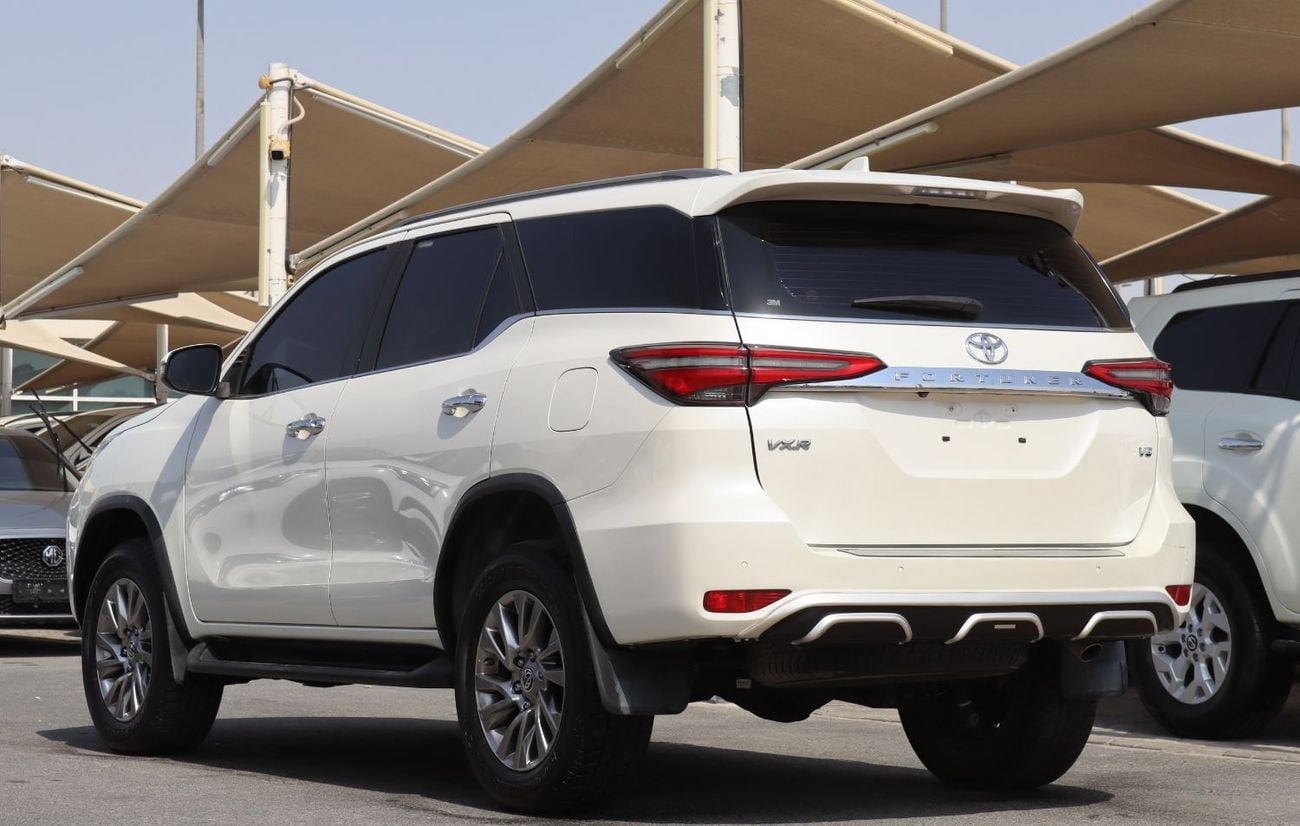 Toyota Fortuner VXR ACCIDENTS FREE - GCC - VXR - FULL OPTION - V6 - 4000 CC - PERFECT CONDITION INSIDE OUT