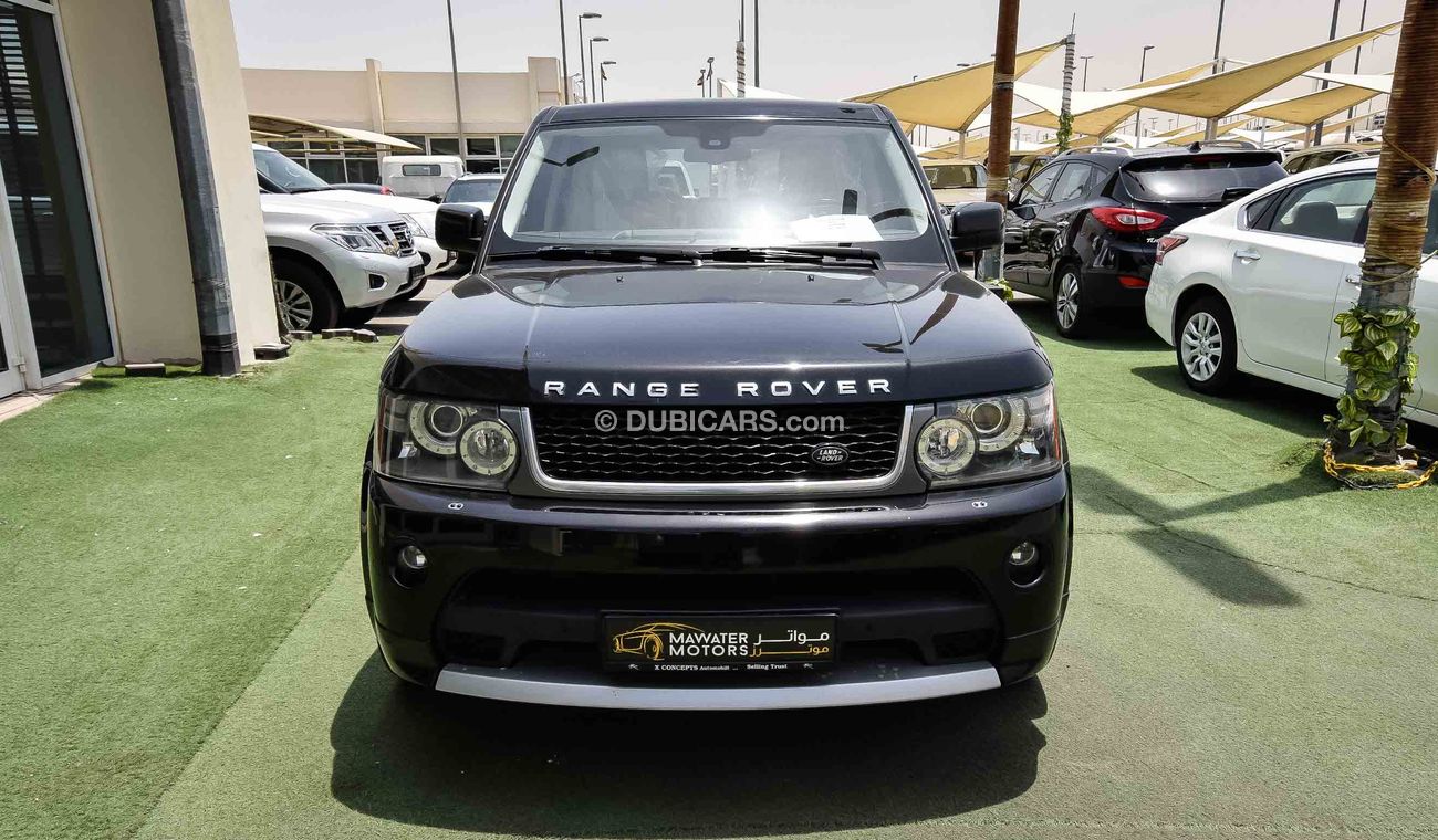 لاند روفر رينج روفر سبورت With HST Body Kit & supercharged Badge