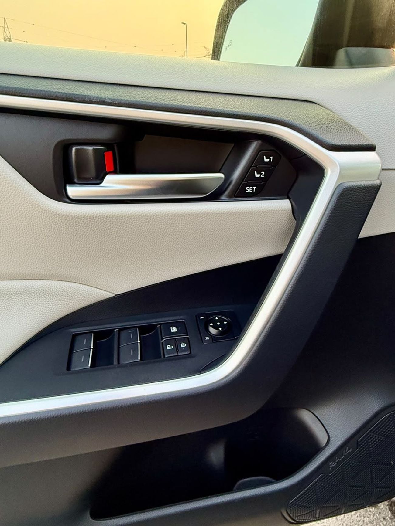 تويوتا راف ٤ XLE HEV RAV4 XLE Premium HV AWD 4X4