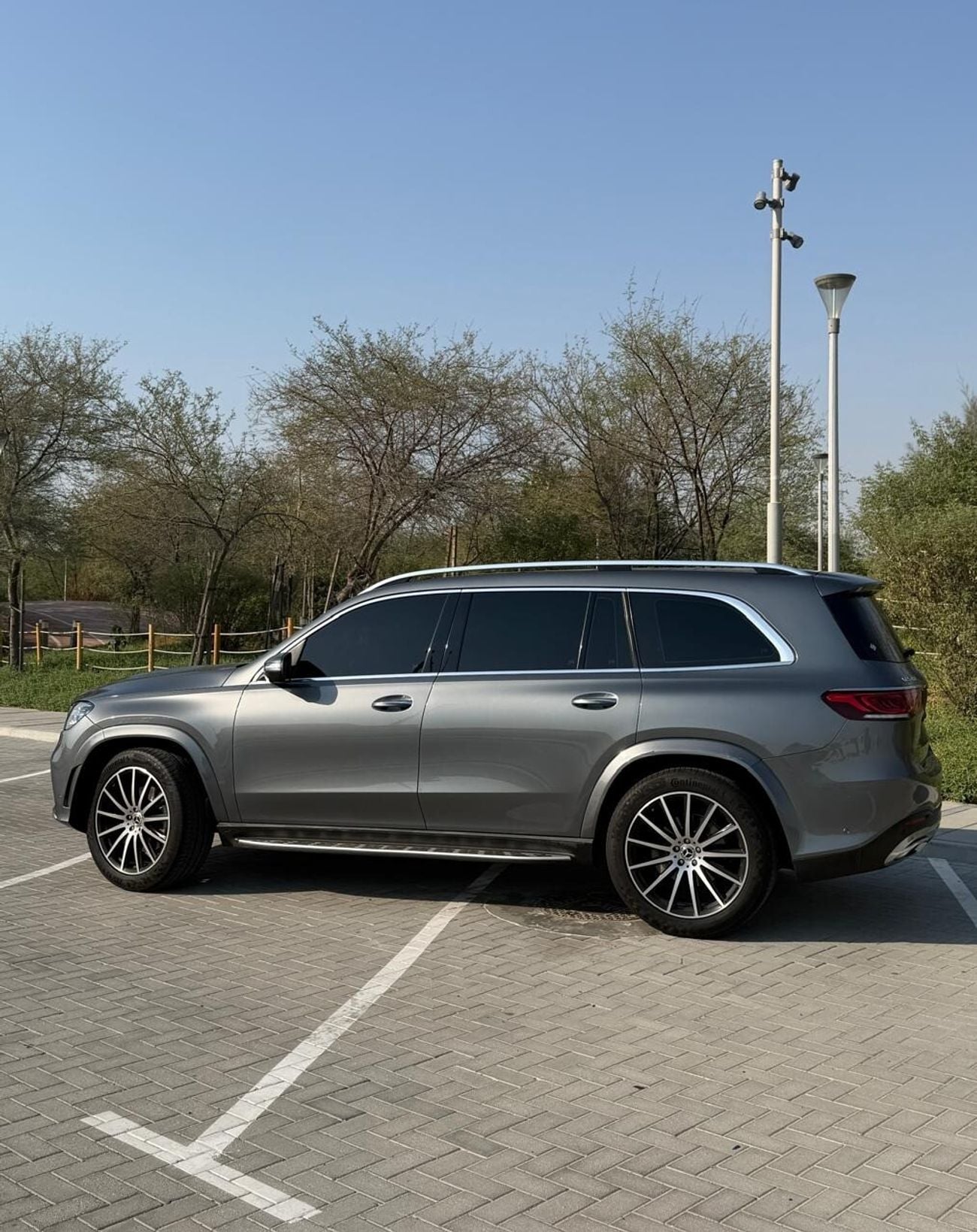 Mercedes Benz GLS450 4MATIC 2022 Mercedes-Benz GLS 450 4MATIC AMG Line – GCC Specs EMC.  First owner, 77,000 km, full Mercedes E