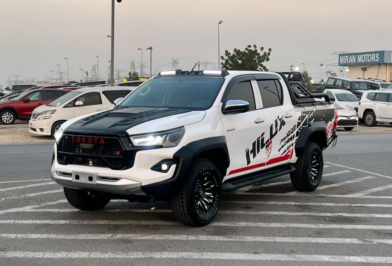 تويوتا هيلوكس 2022 Toyota Hilux GR Sport - 2.7L V4 - Full Automatic Patrol - 4x4 AWD - Off Road Edition