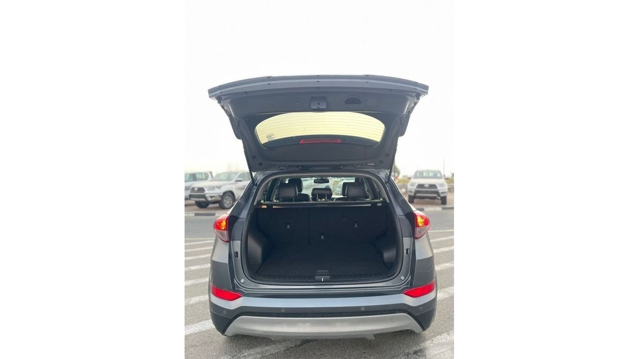 Hyundai Tucson 2017 Hyundai Tucson Limited 2.0L V4 GDi Premium - Push Start - 4x4 AWD - 75,000 mileage