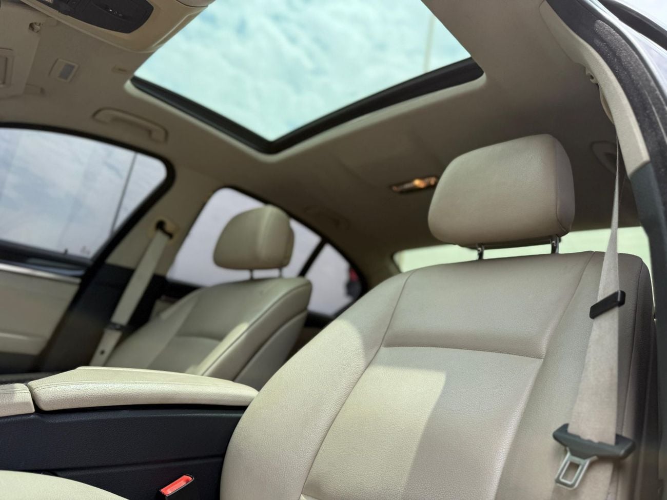 بي أم دبليو 528i Exclusive M Sport 2.0L