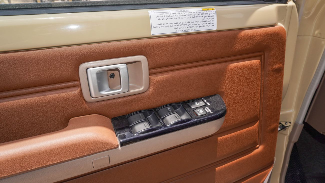 Toyota Land Cruiser 70 LX 4.0 L V6