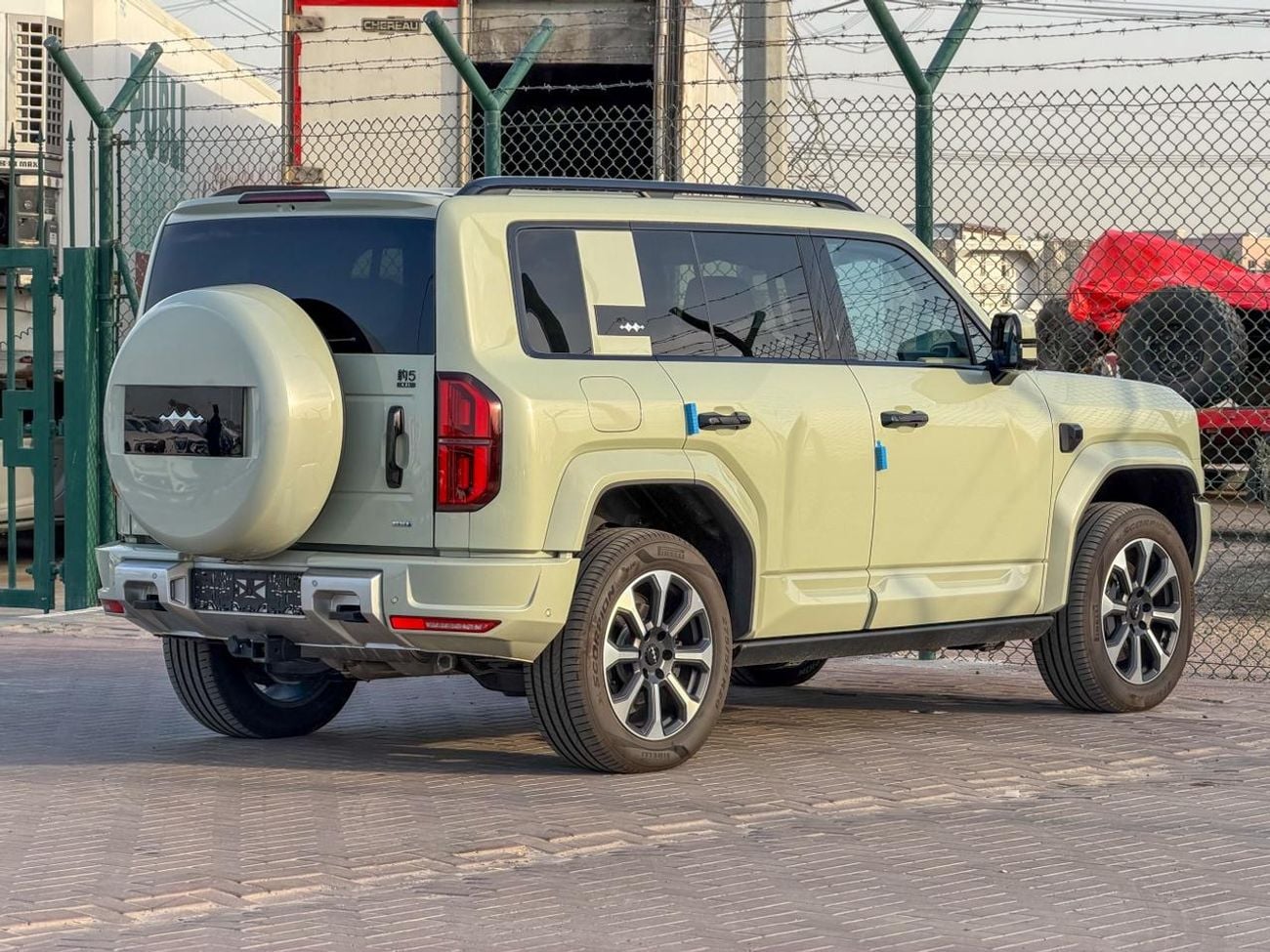 بي واي دي ليوبارد 5