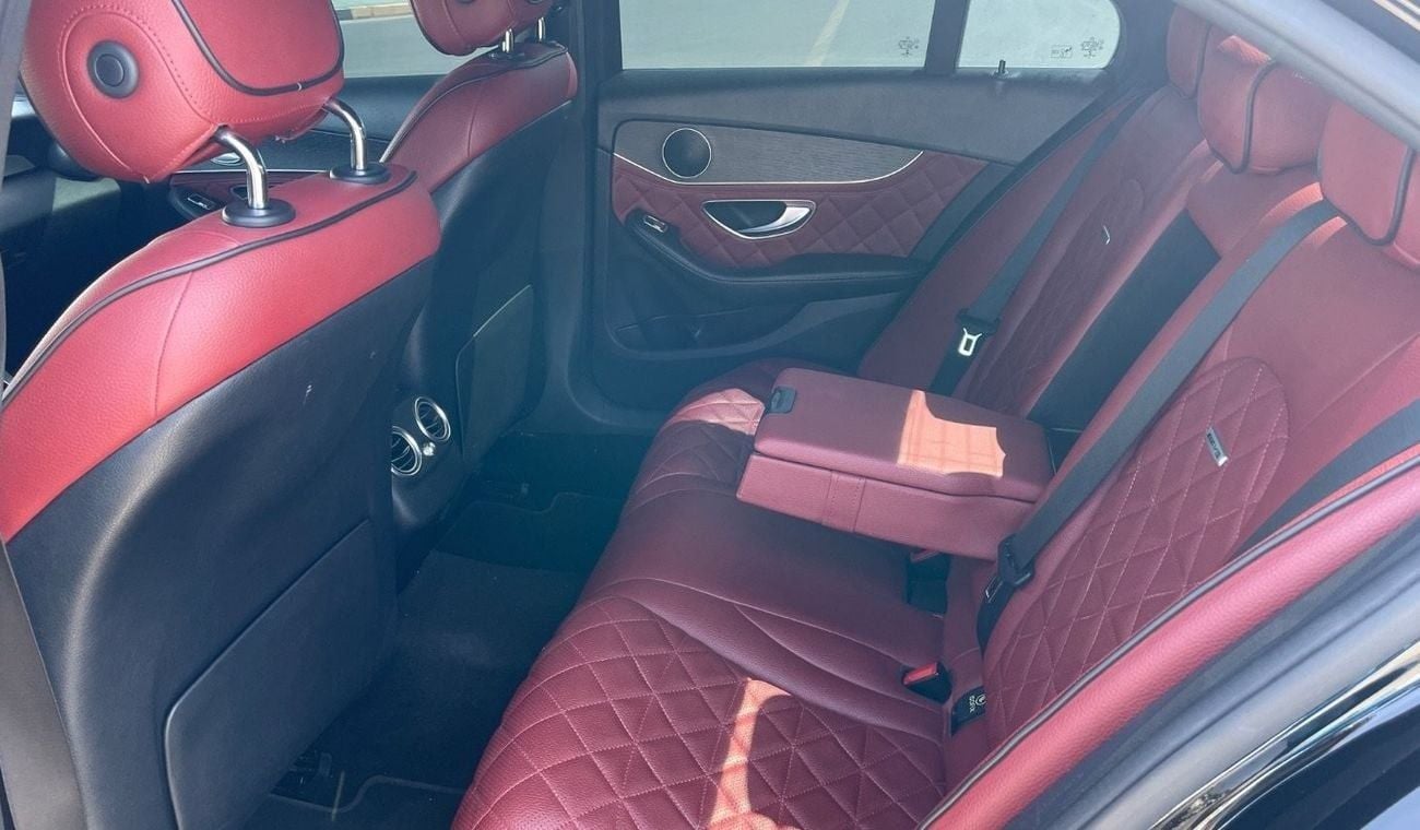 Mercedes-Benz C 300 Sport 2.0L (258 HP)