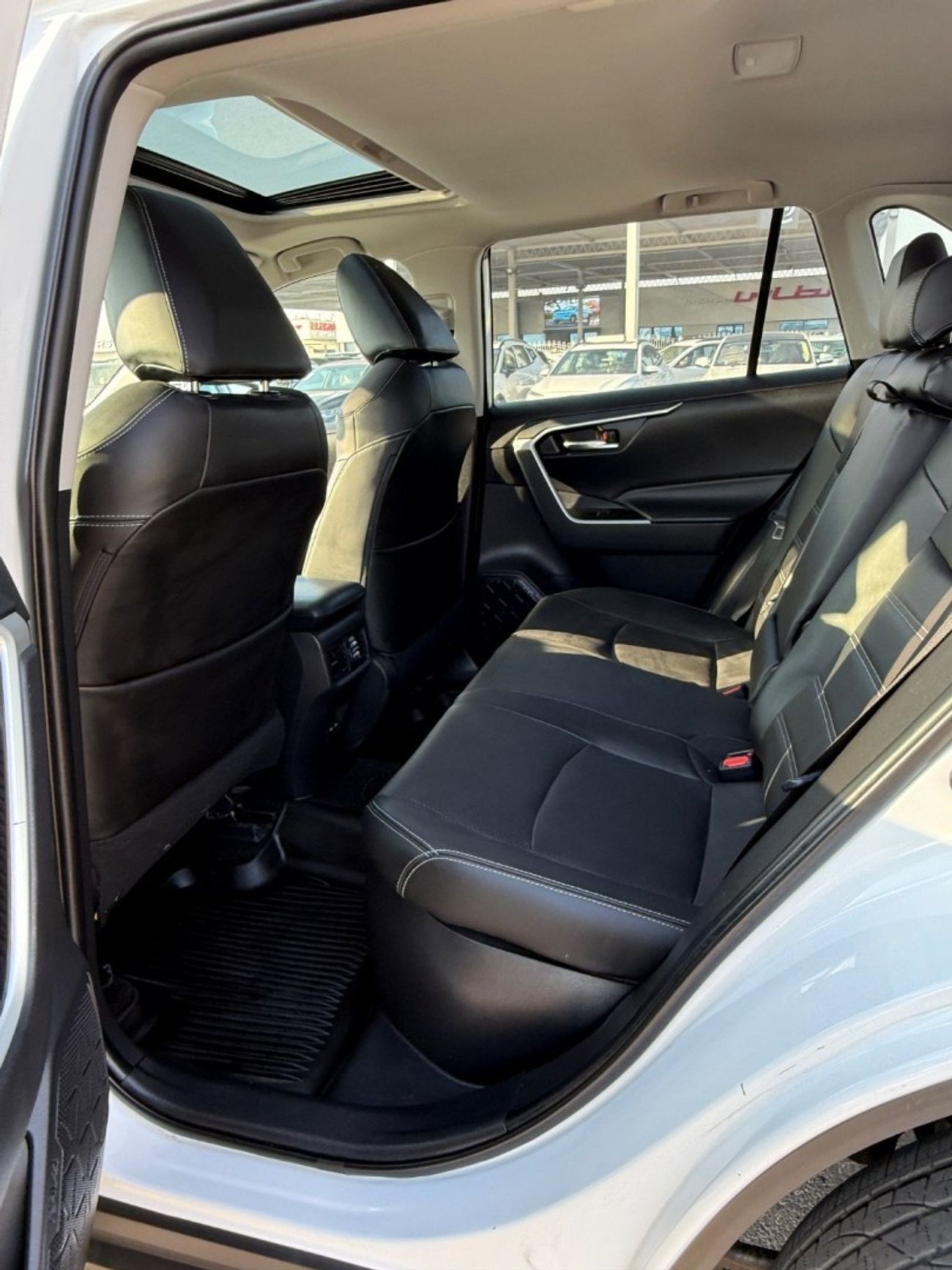 تويوتا راف ٤ VXR HEV 2.5L (219 HP) AWD