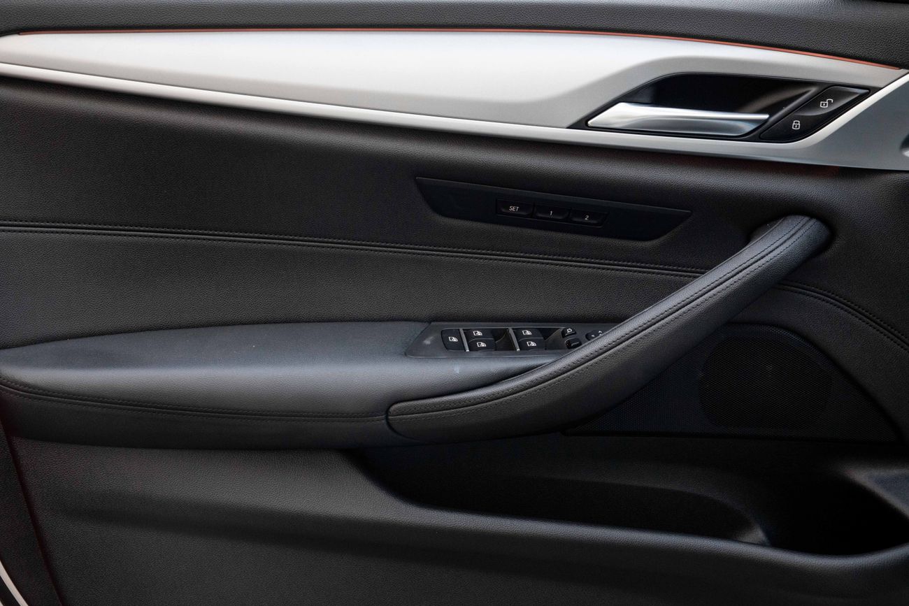 بي أم دبليو 520i 520i | 1,900 P.M | 0% Downpayment | 520i | Under Warranty!