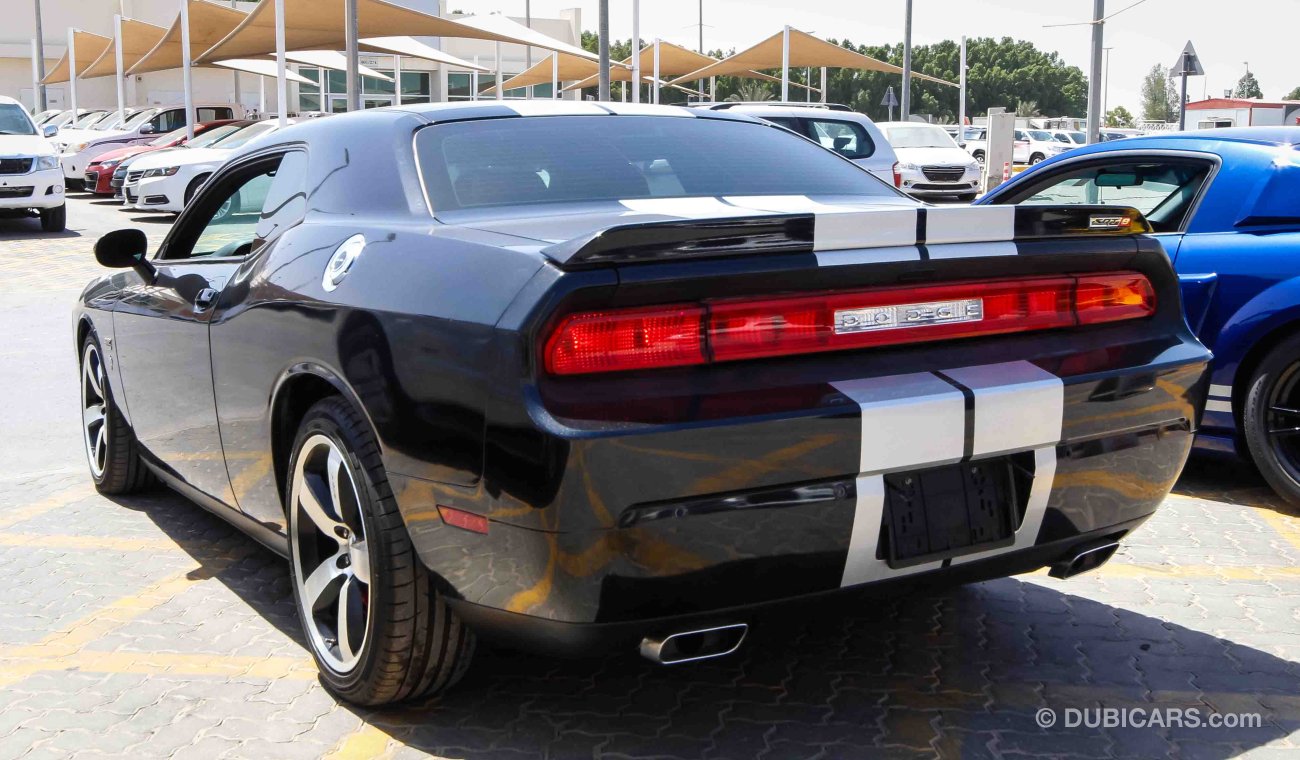 Dodge Challenger SRT8. 392 HEMI