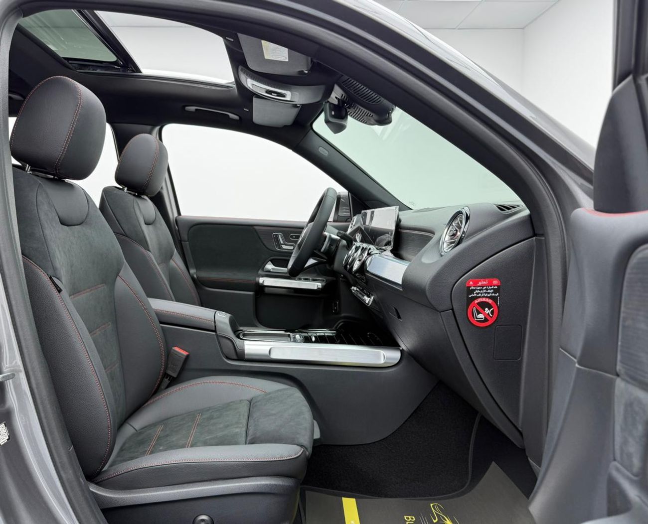 مرسيدس بنز GLB 200 *Brand New* 2026 Mercedes Benz GLB200, 5 Years Mercedes Warranty, Delivery Km, 7 Seater, GCC