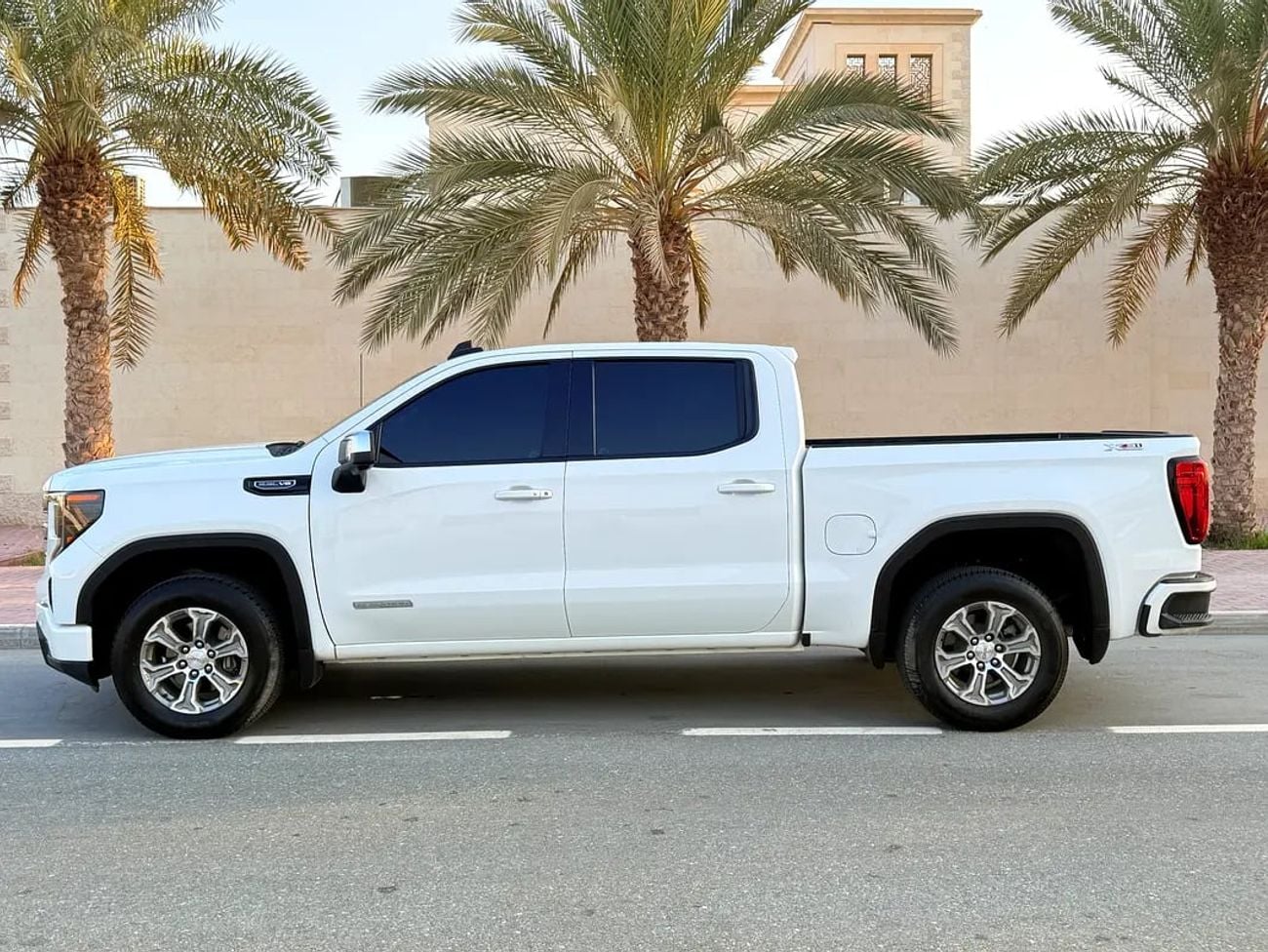 GMC Sierra 1500 REG/CAB ELEVATION Elevation 5.3L GCC Specs-Free service history with warranty