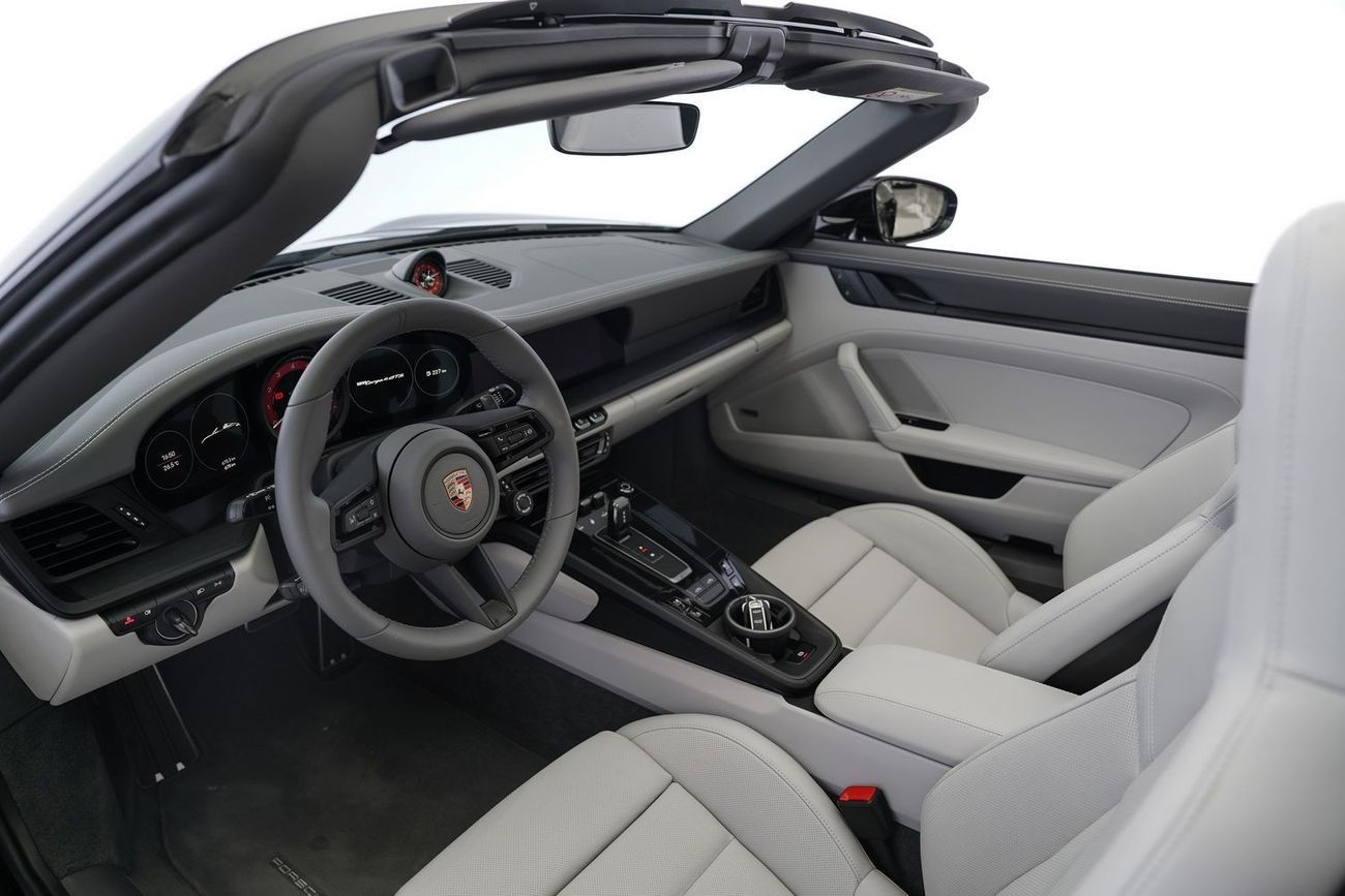 Porsche 911 Targa 4GTS 3.0L (450 HP)